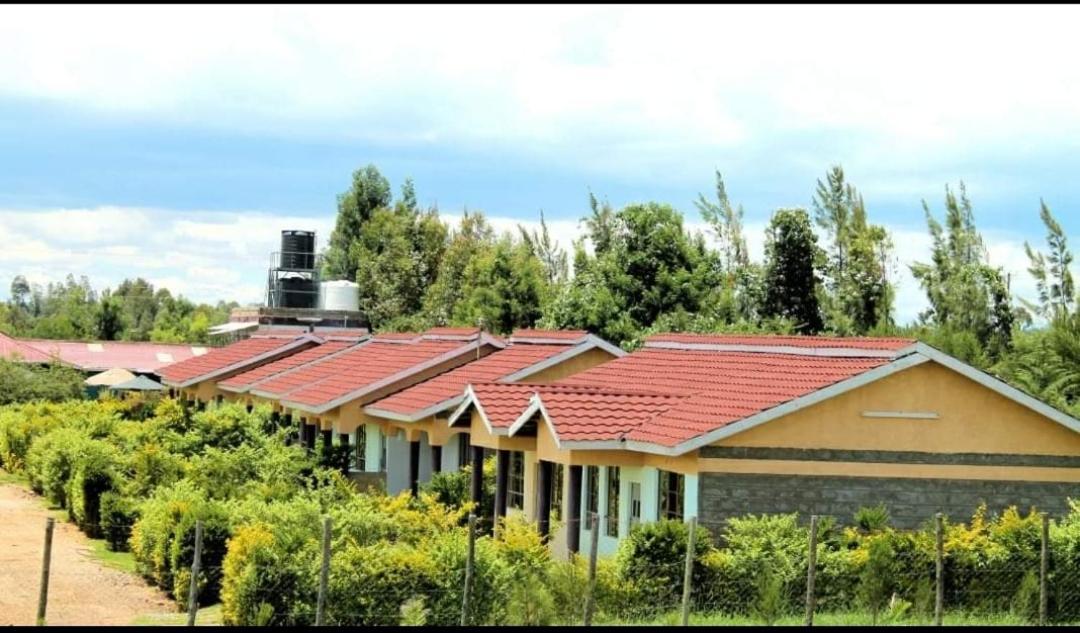 Buens Lugar Hotel Нанюки Екстериор снимка